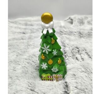 Mattel 2020 Christmas Tree Figurine with Gifts and Snowflakes